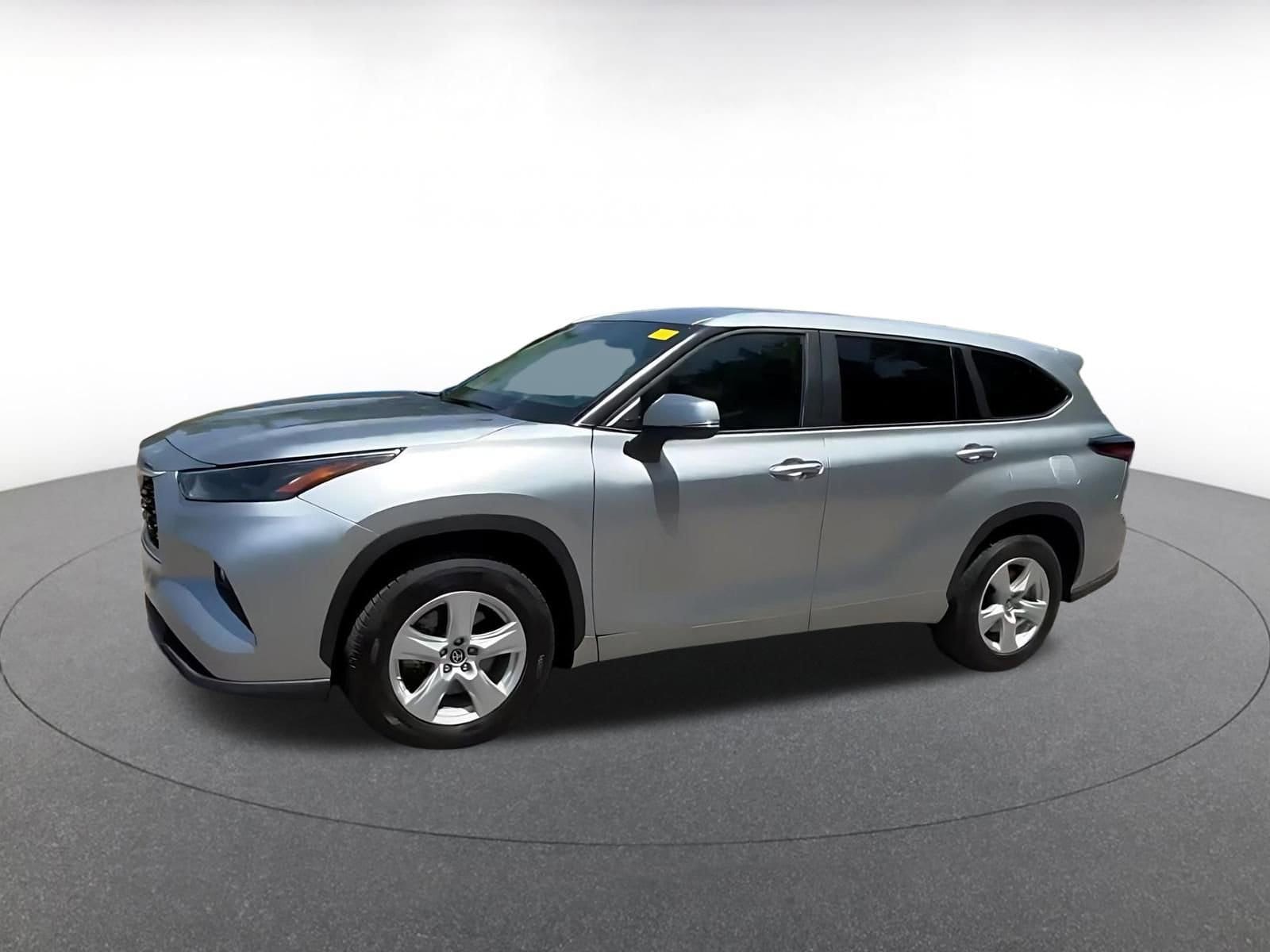 Thumbnail: 2025 Toyota Highlander - 8