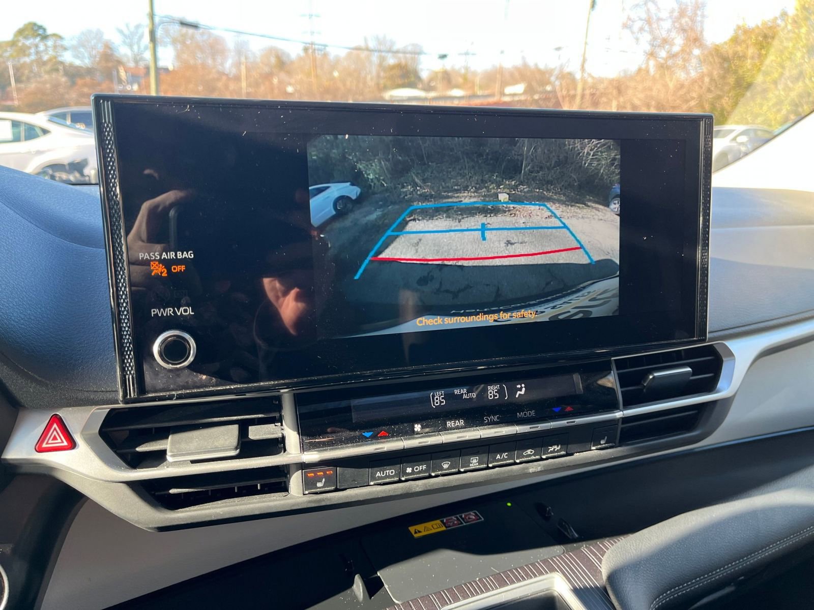 Thumbnail: 2025 Toyota Sienna - 27