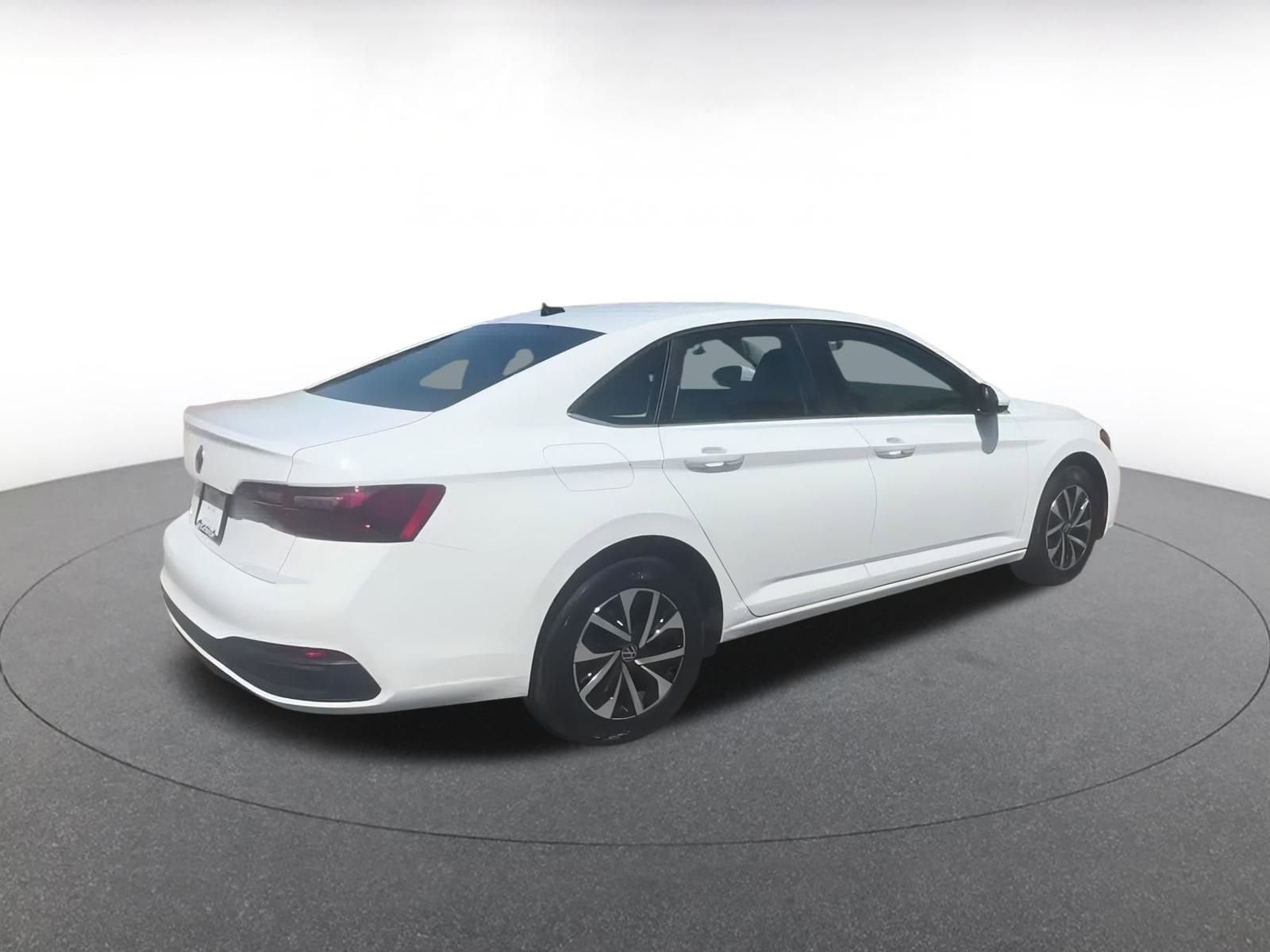 Thumbnail: 2024 Volkswagen Jetta - 15