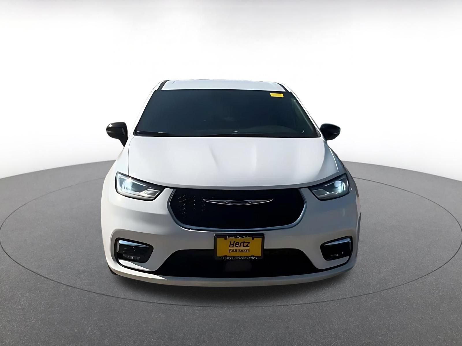 Thumbnail: 2025 Chrysler Pacifica - 4
