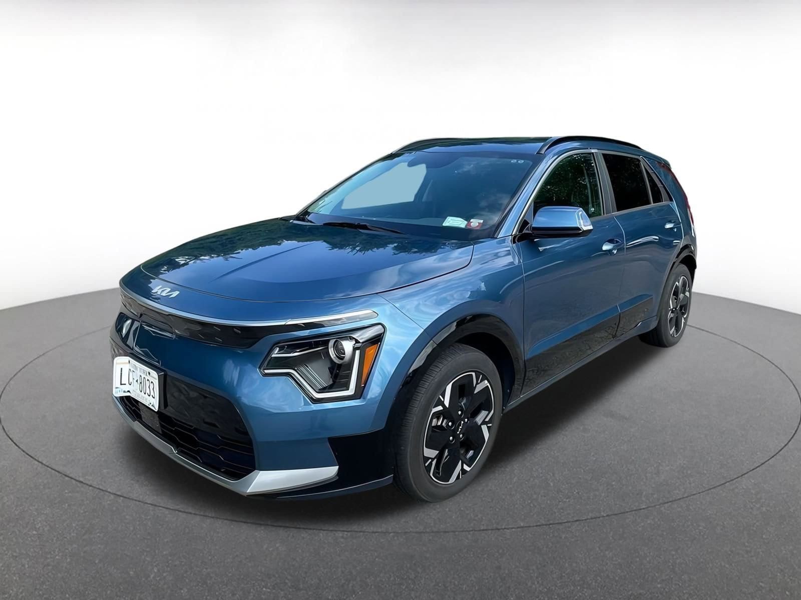 Thumbnail: 2023 Kia Niro - 3