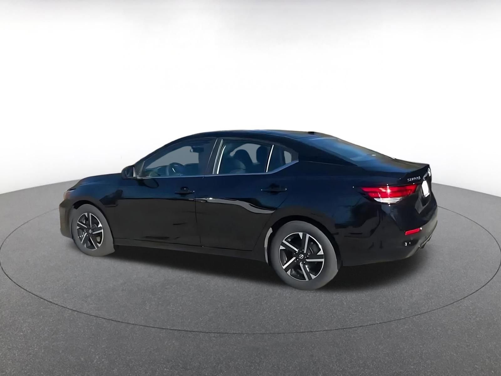 Thumbnail: 2025 Nissan Sentra - 10