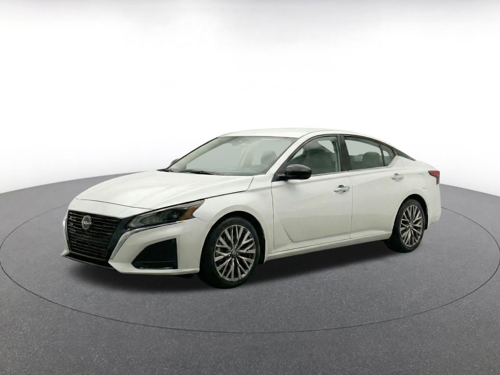 Thumbnail: 2025 Nissan Altima - 3