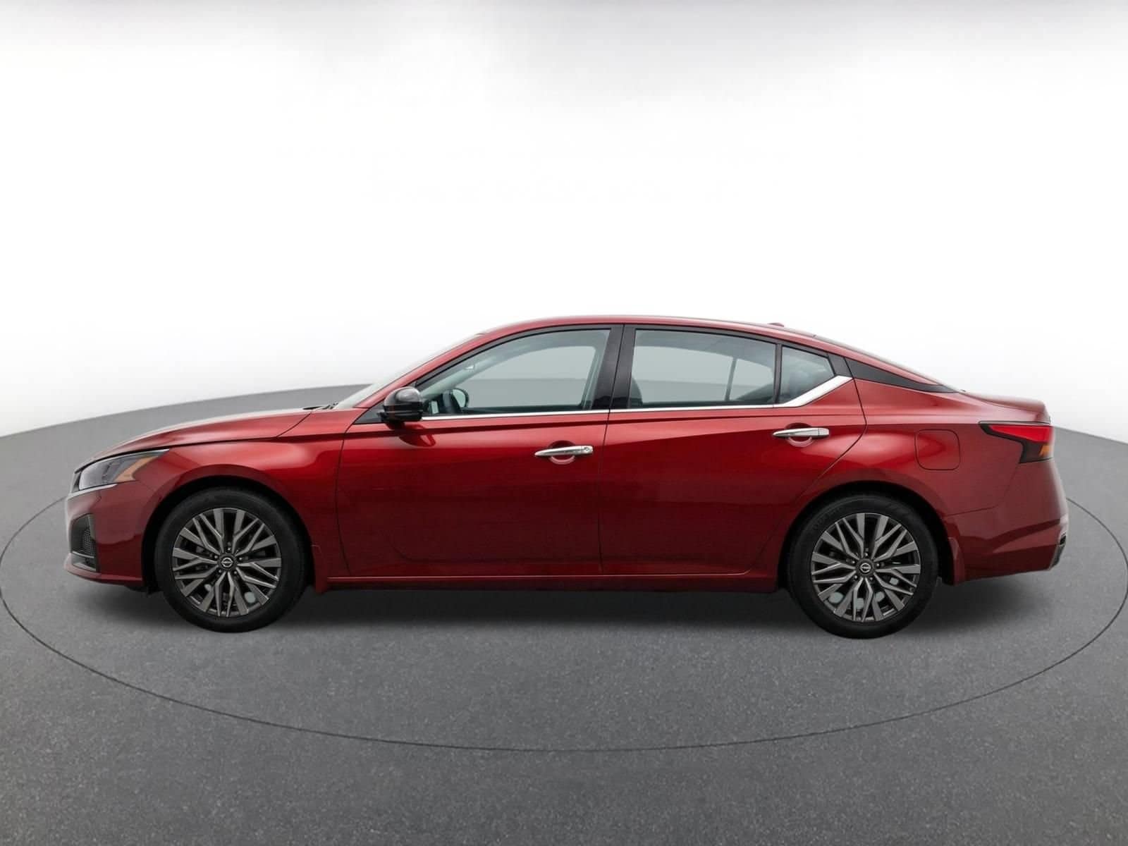Thumbnail: 2025 Nissan Altima - 4