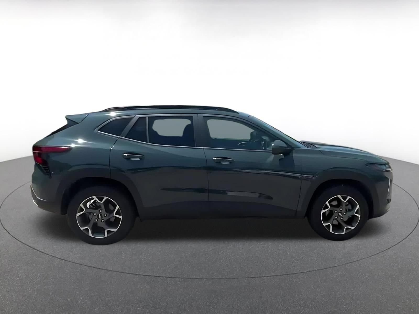 Thumbnail: 2025 Chevrolet Trax - 16