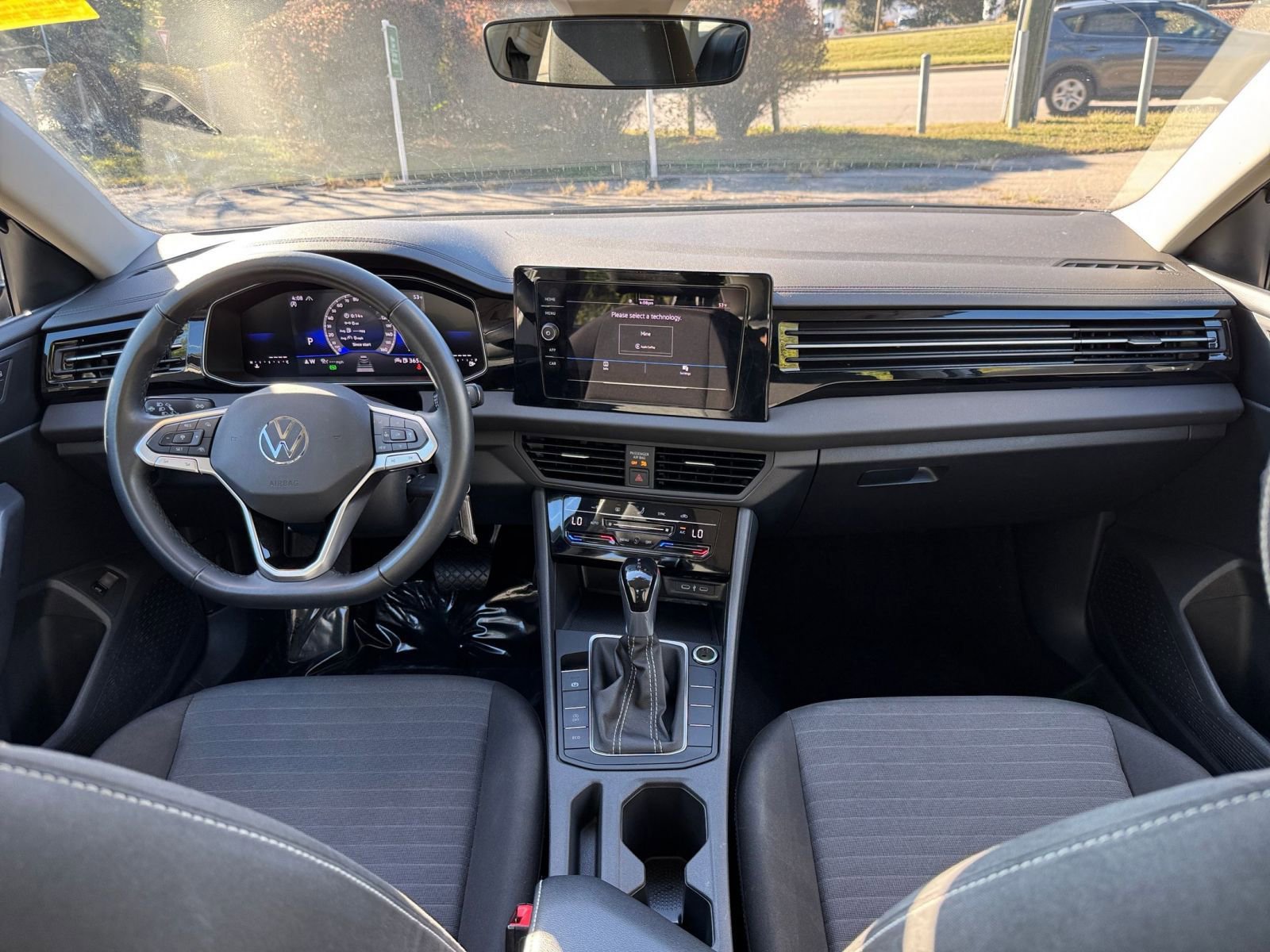 Thumbnail: 2025 Volkswagen Jetta - 28