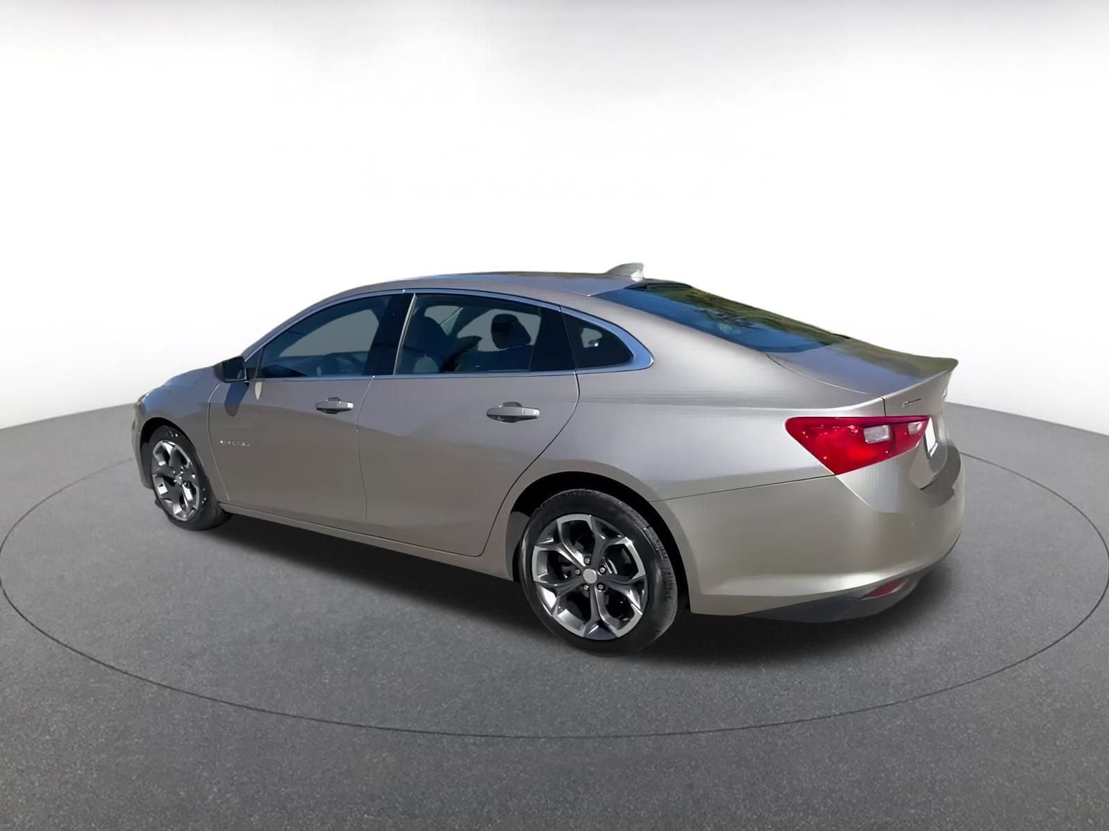 Thumbnail: 2023 Chevrolet Malibu - 10