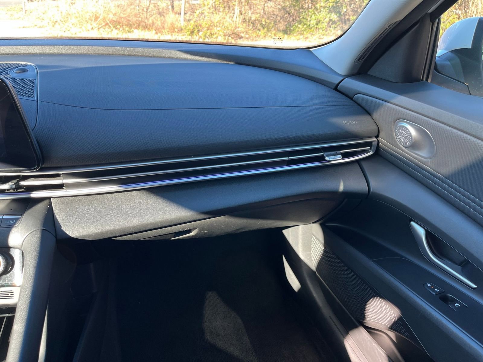 Thumbnail: 2025 Hyundai Elantra - 32