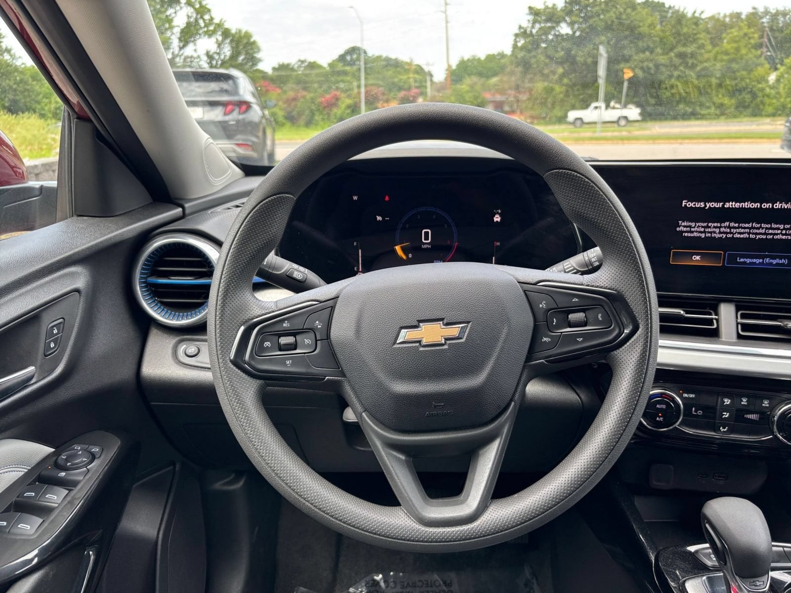 Thumbnail: 2025 Chevrolet Trax - 25