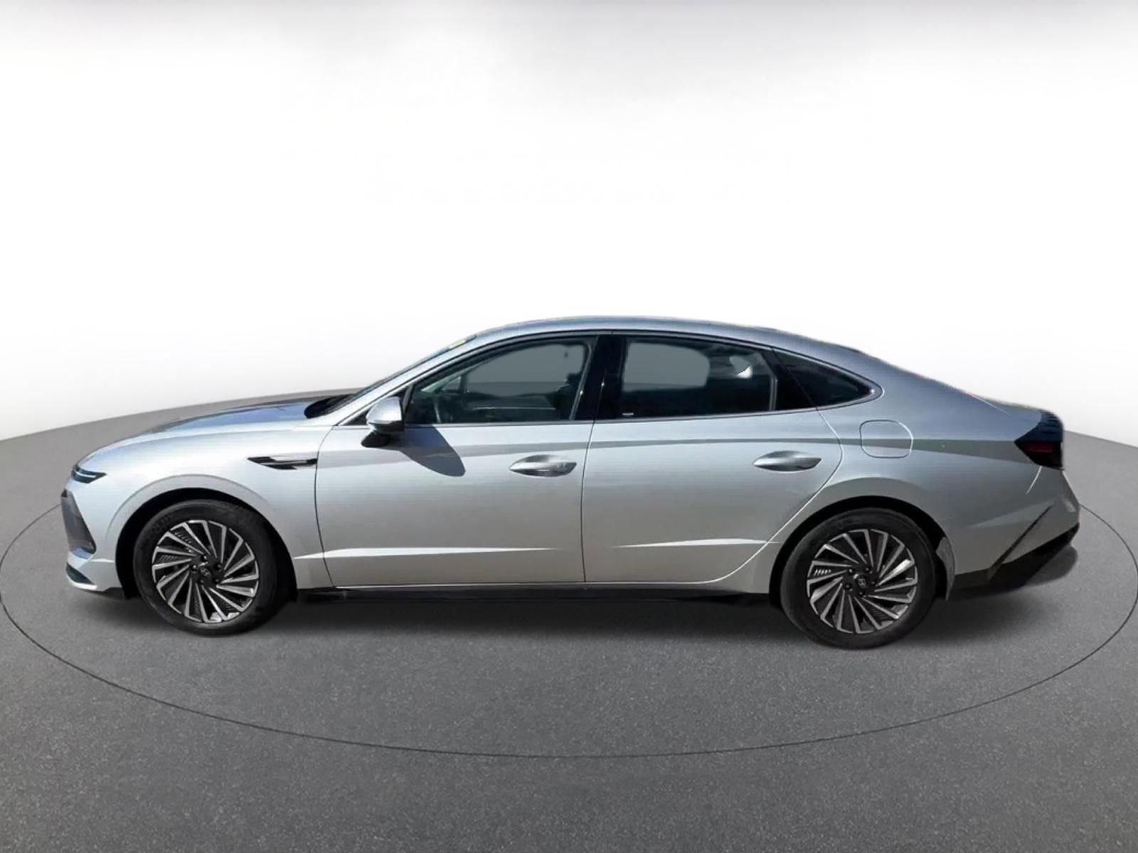 Thumbnail: 2025 Hyundai Sonata - 10