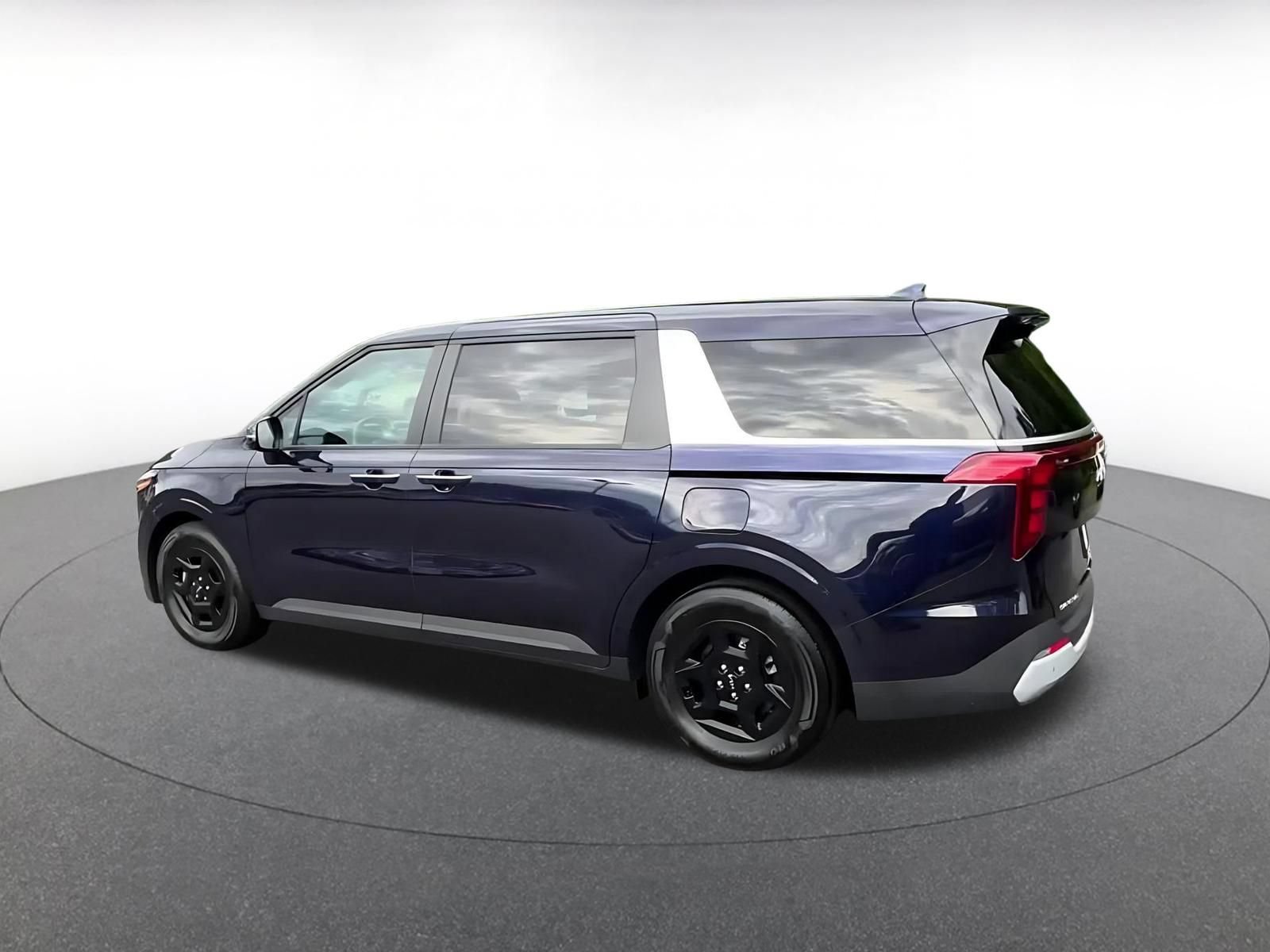 Thumbnail: 2026 Kia Carnival - 10