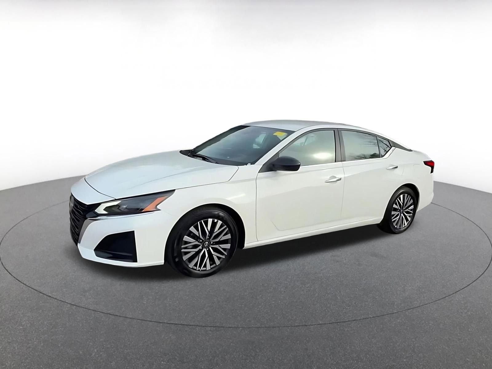 Thumbnail: 2025 Nissan Altima - 8