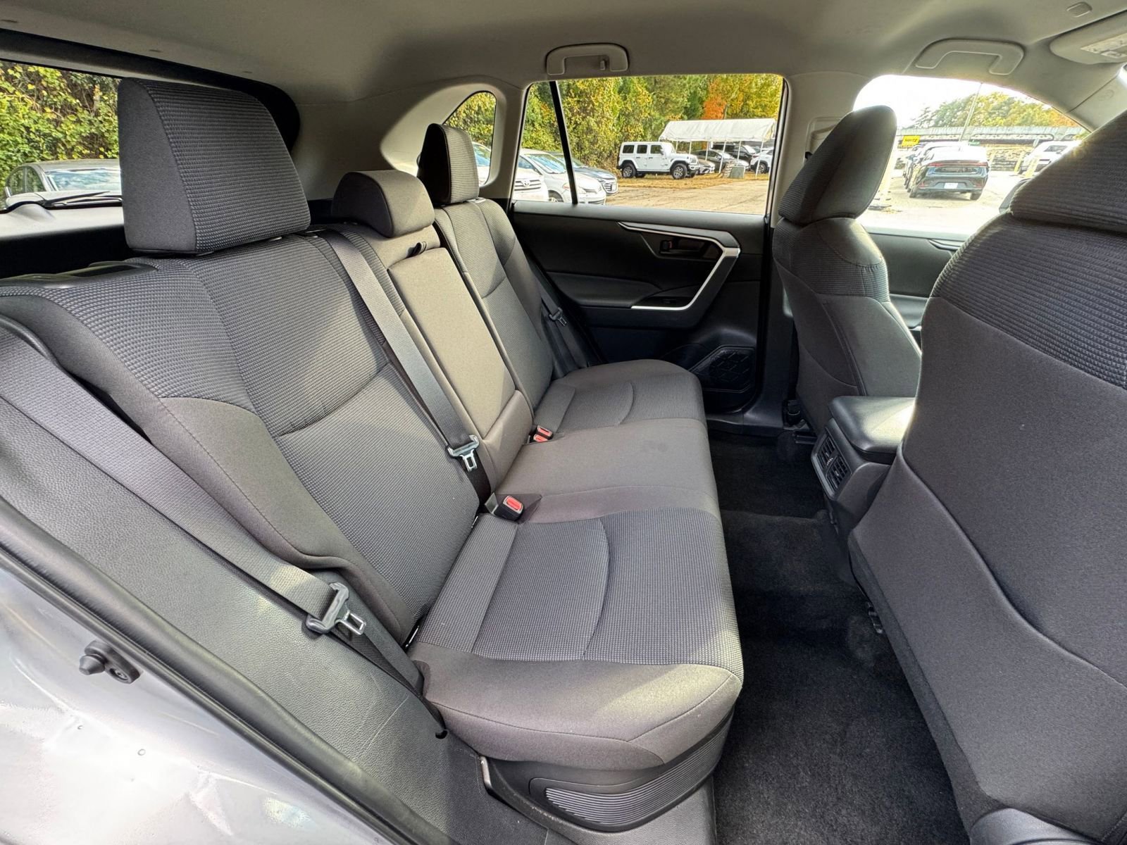 Thumbnail: 2025 Toyota RAV4 - 34