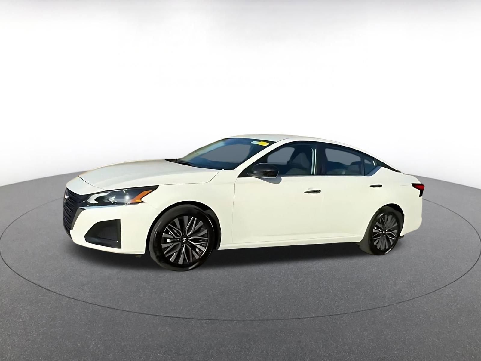 Thumbnail: 2025 Nissan Altima - 8