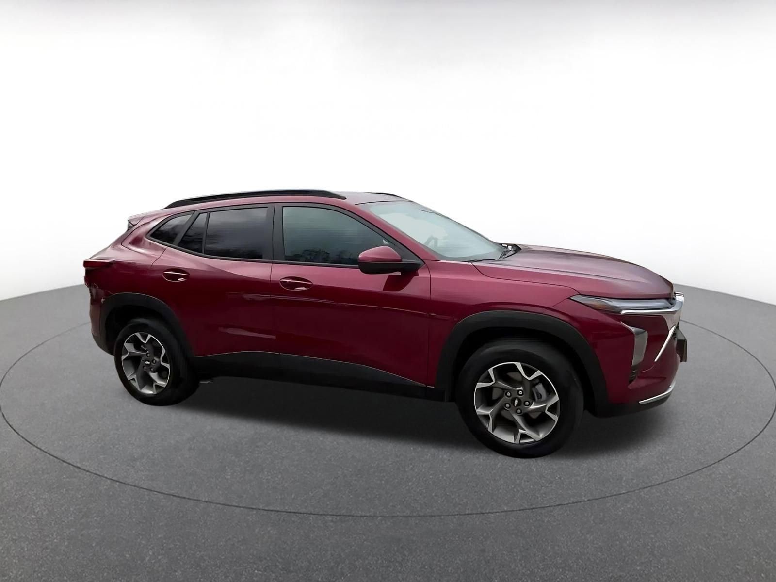 Thumbnail: 2025 Chevrolet Trax - 2