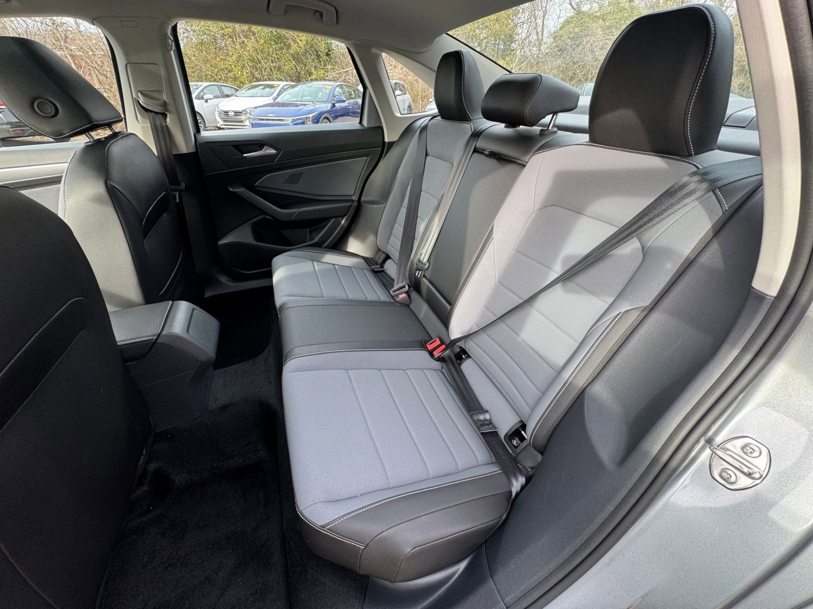 Thumbnail: 2025 Volkswagen Jetta - 34