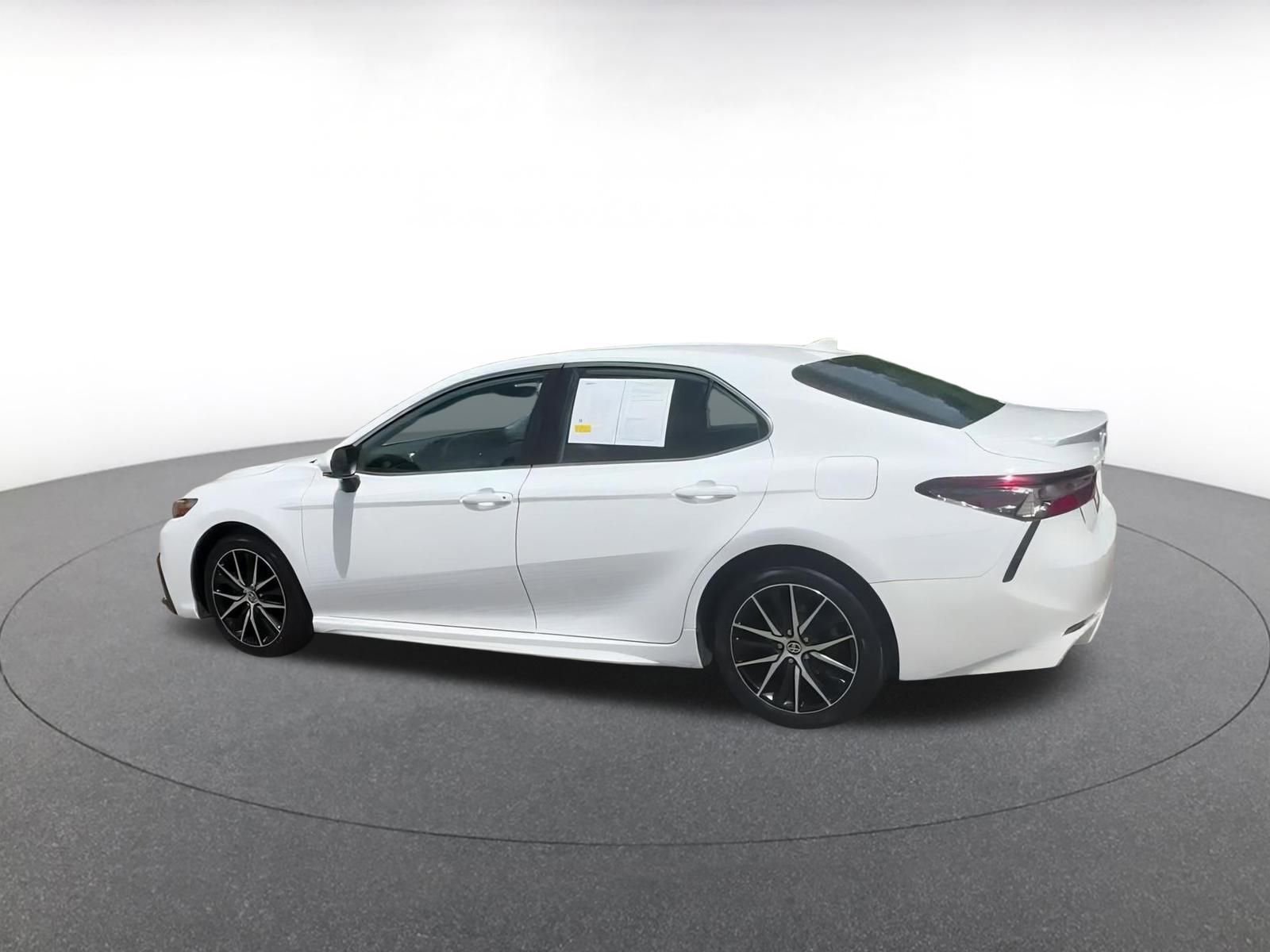 Thumbnail: 2024 Toyota Camry - 10