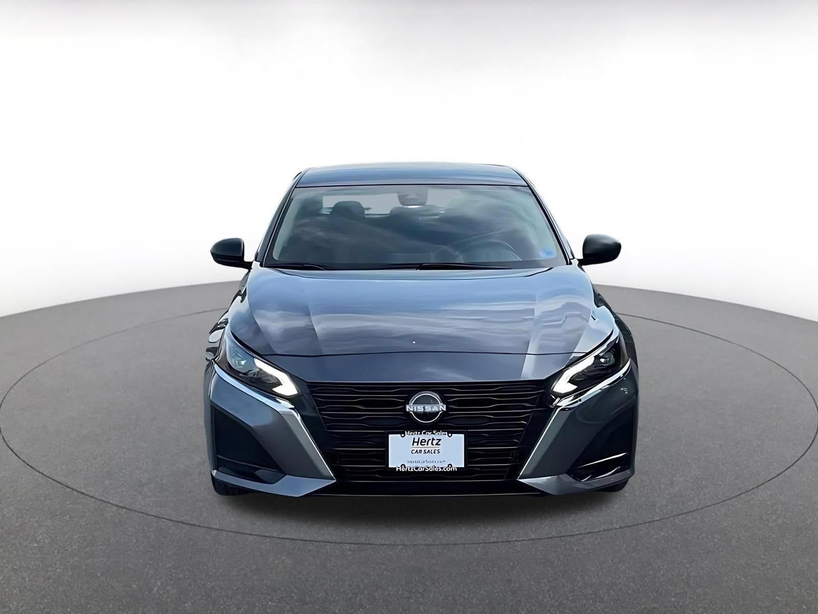 Thumbnail: 2025 Nissan Altima - 4