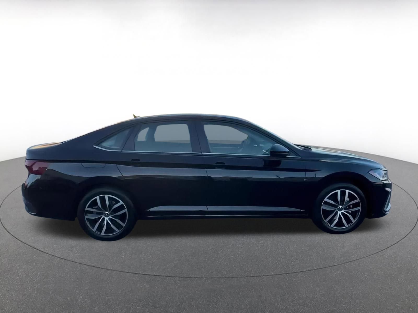 Thumbnail: 2025 Volkswagen Jetta - 16