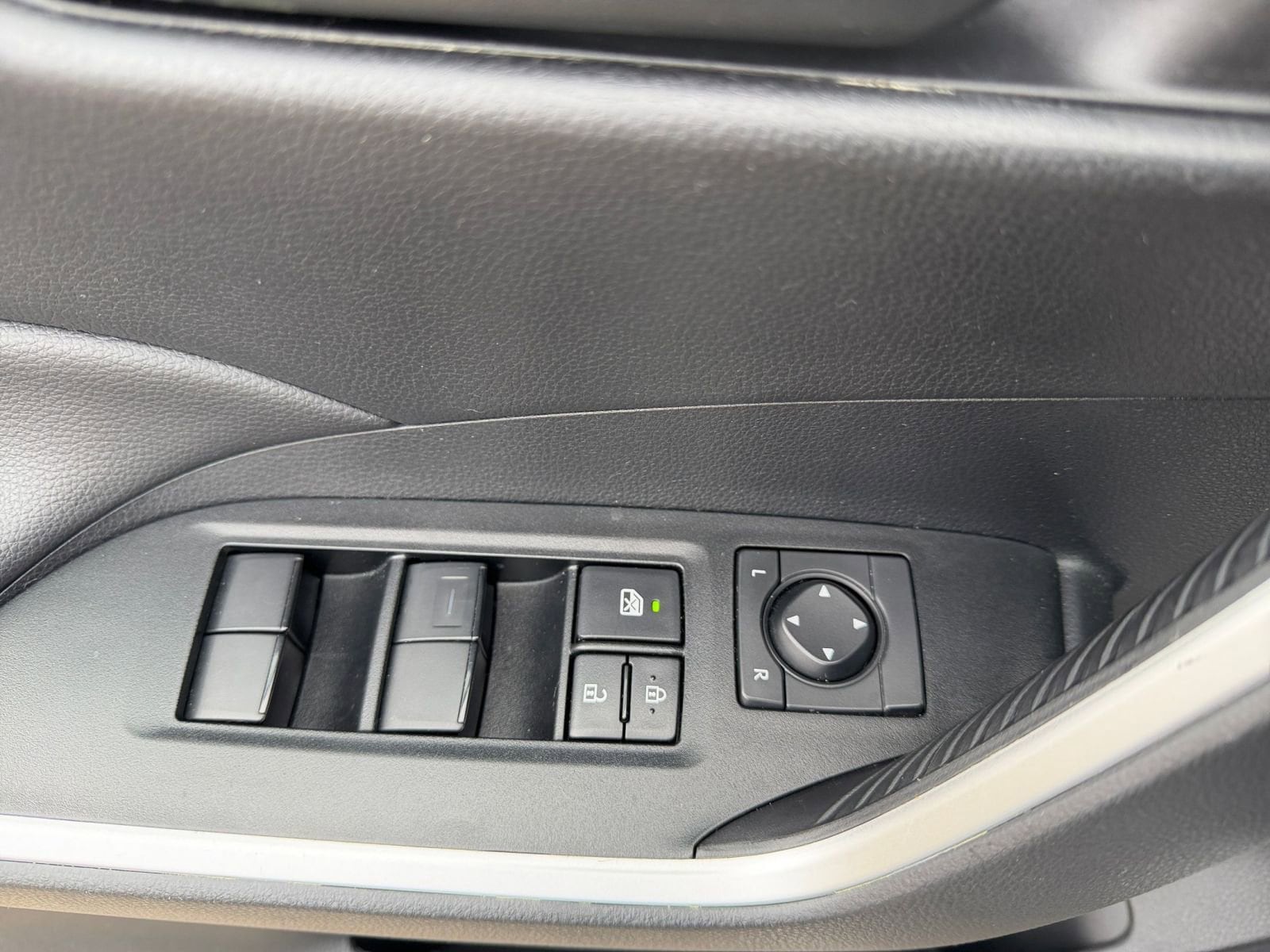 Thumbnail: 2025 Toyota RAV4 - 20