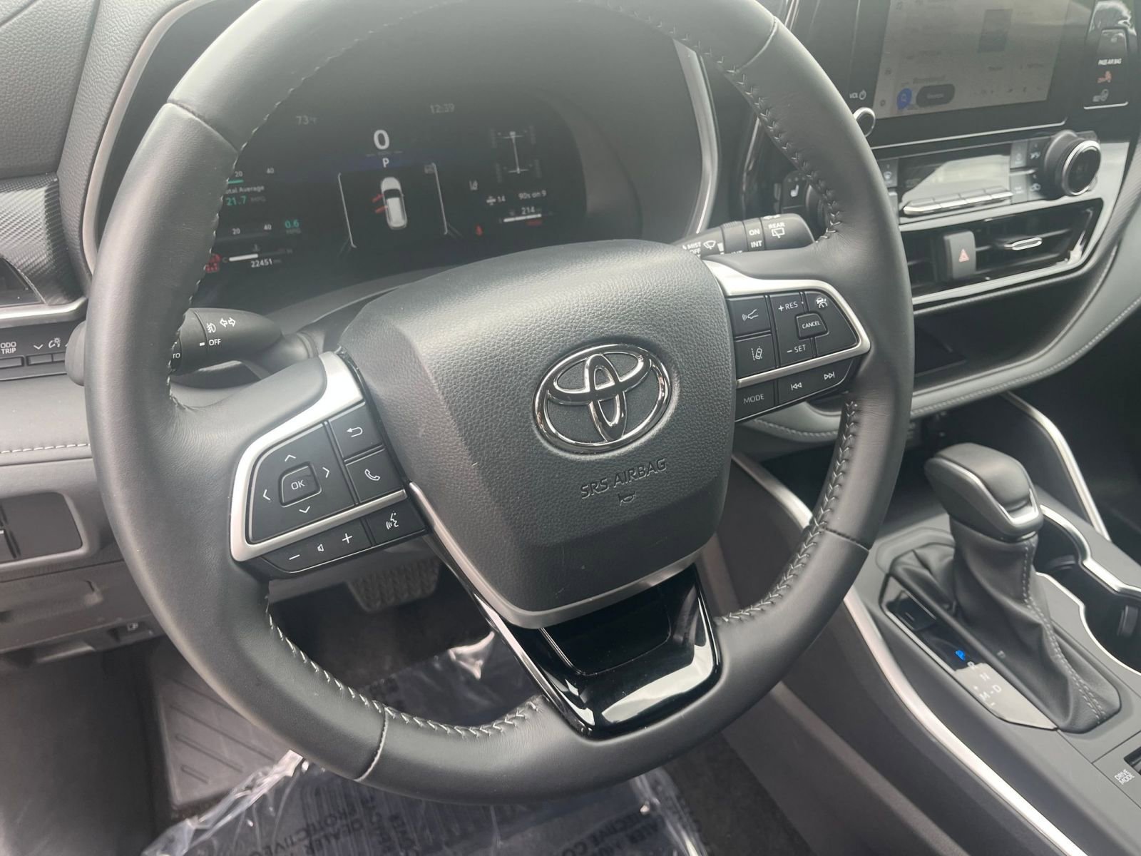Thumbnail: 2025 Toyota Highlander - 28