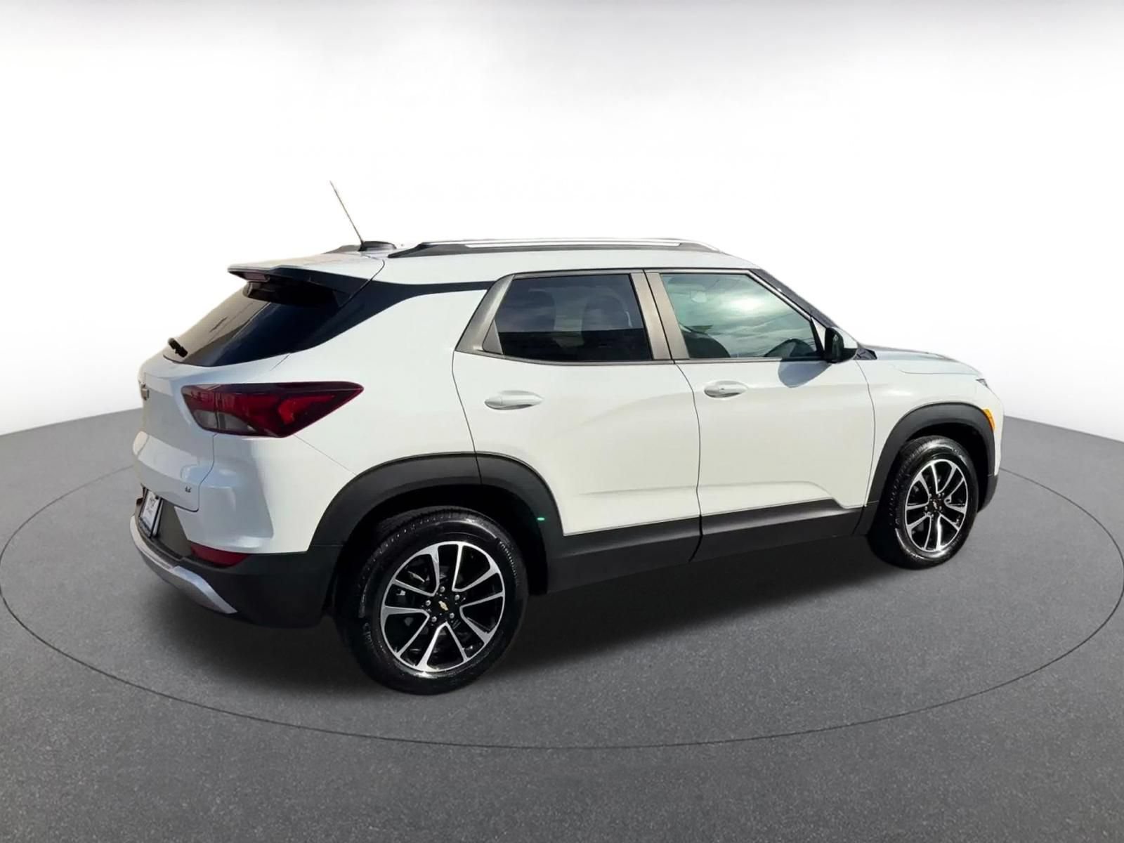 Thumbnail: 2025 Chevrolet TrailBlazer - 11