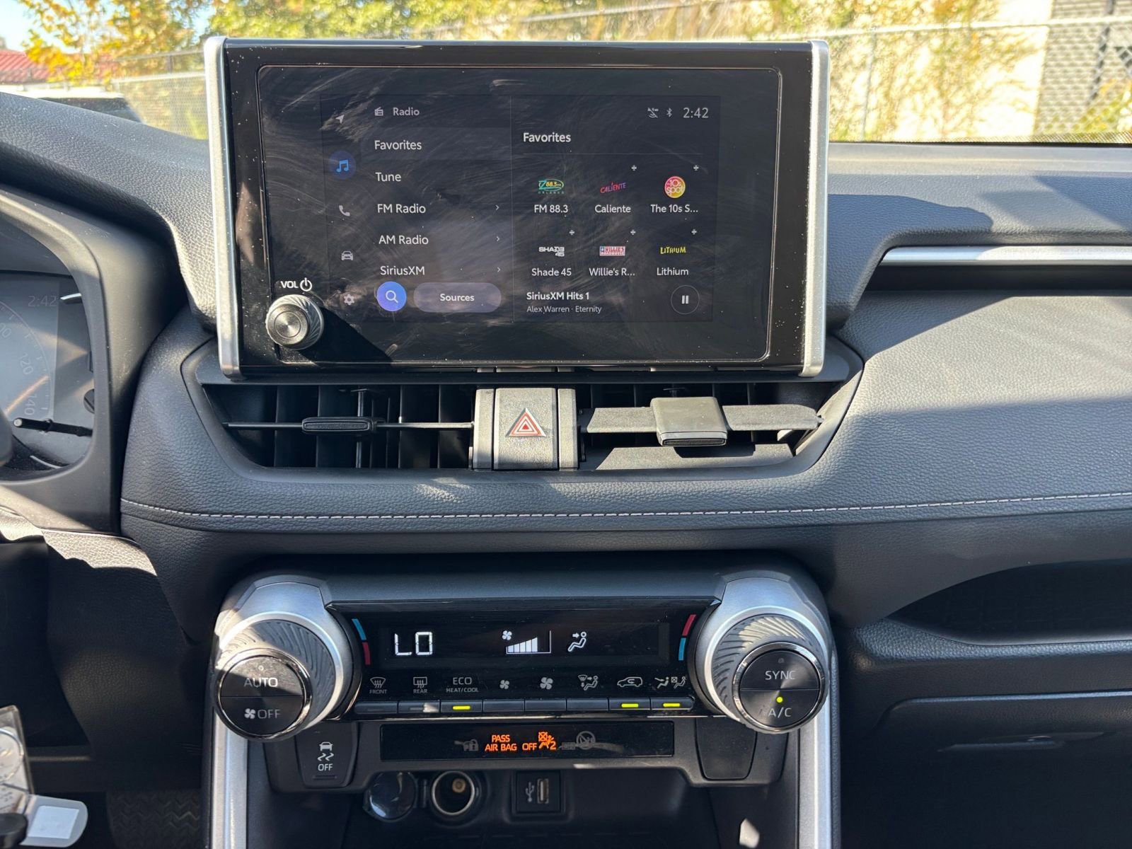 Thumbnail: 2025 Toyota RAV4 - 18