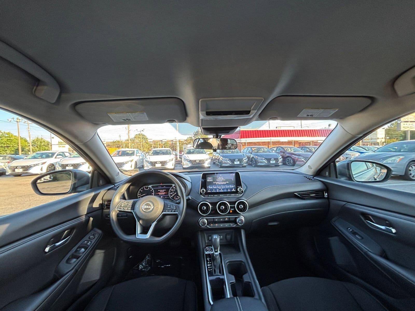 Thumbnail: 2024 Nissan Sentra - 31