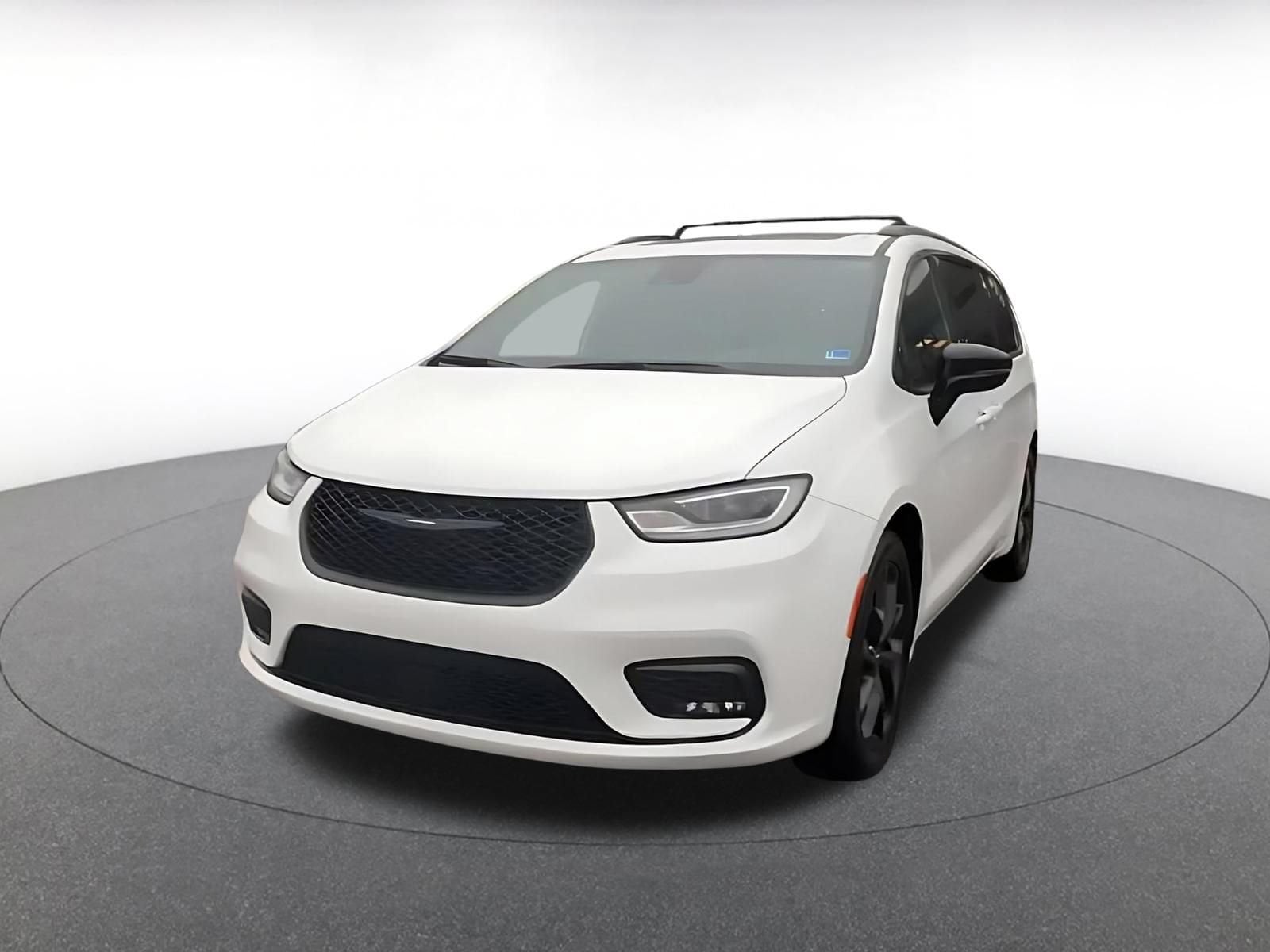 Thumbnail: 2025 Chrysler Pacifica - 5