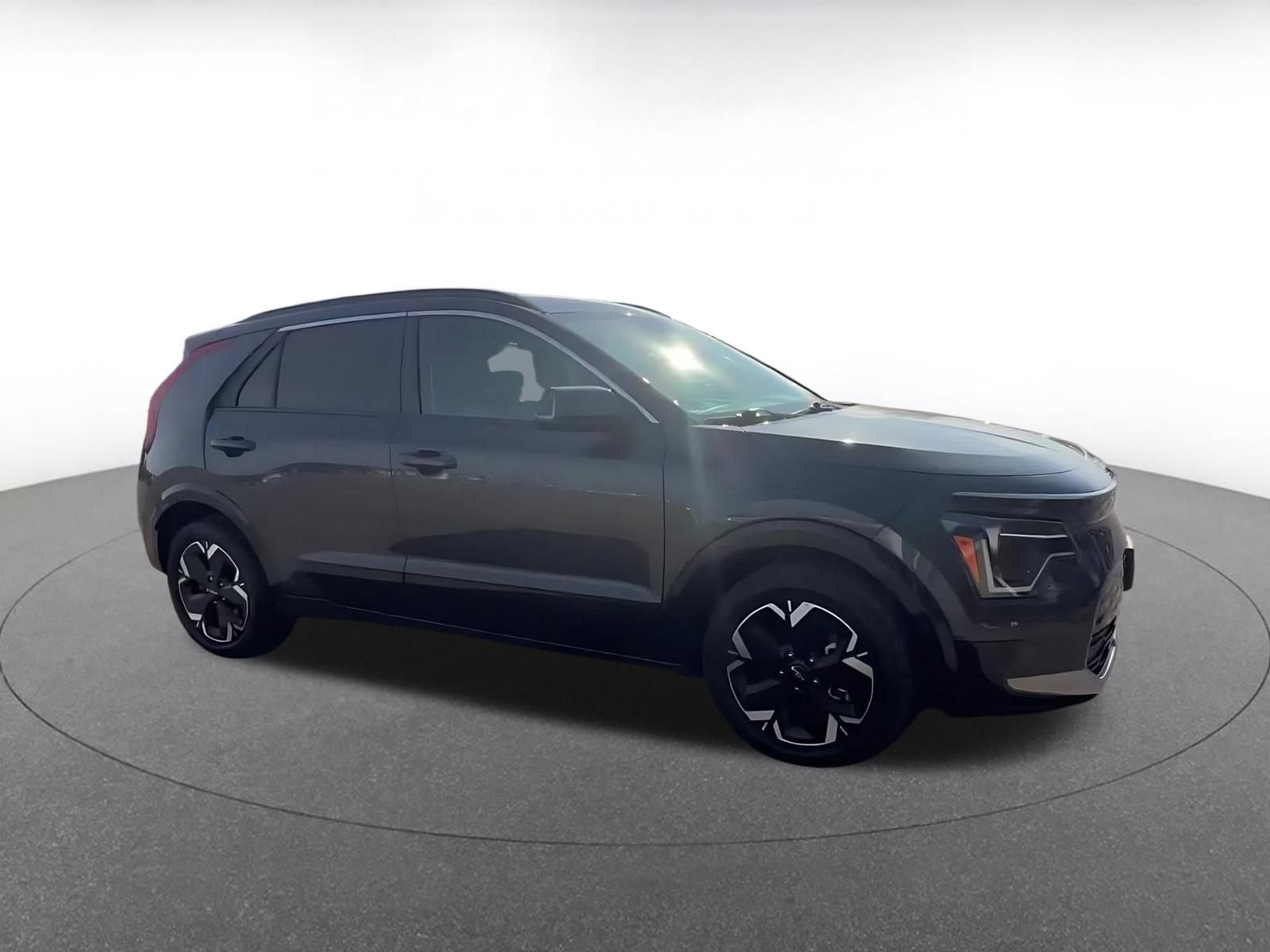 Thumbnail: 2023 Kia Niro - 2