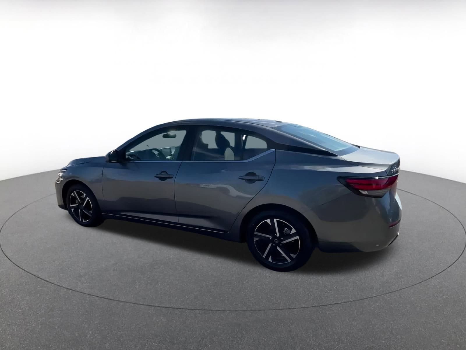 Thumbnail: 2024 Nissan Sentra - 10