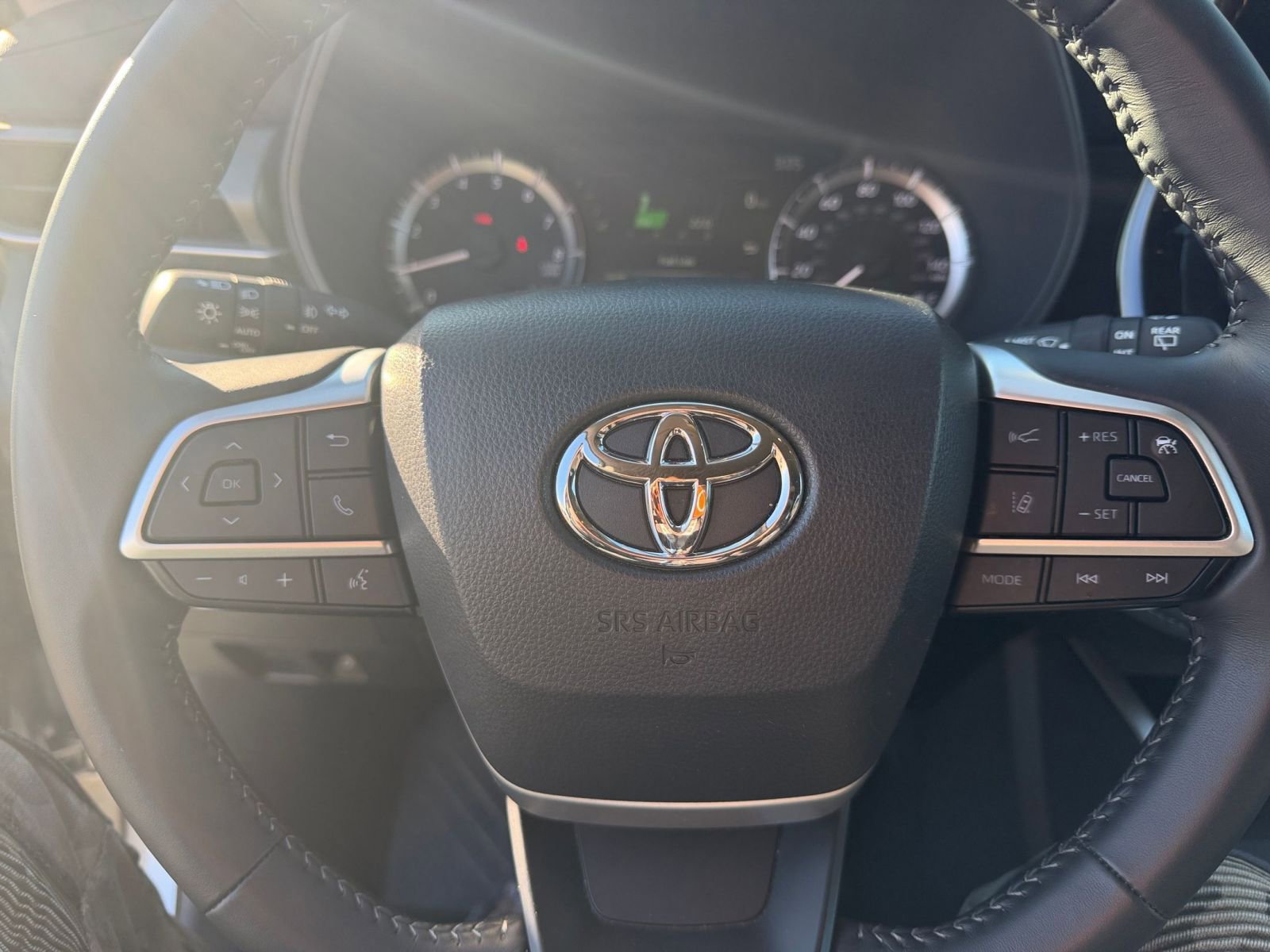 Thumbnail: 2025 Toyota Highlander - 29