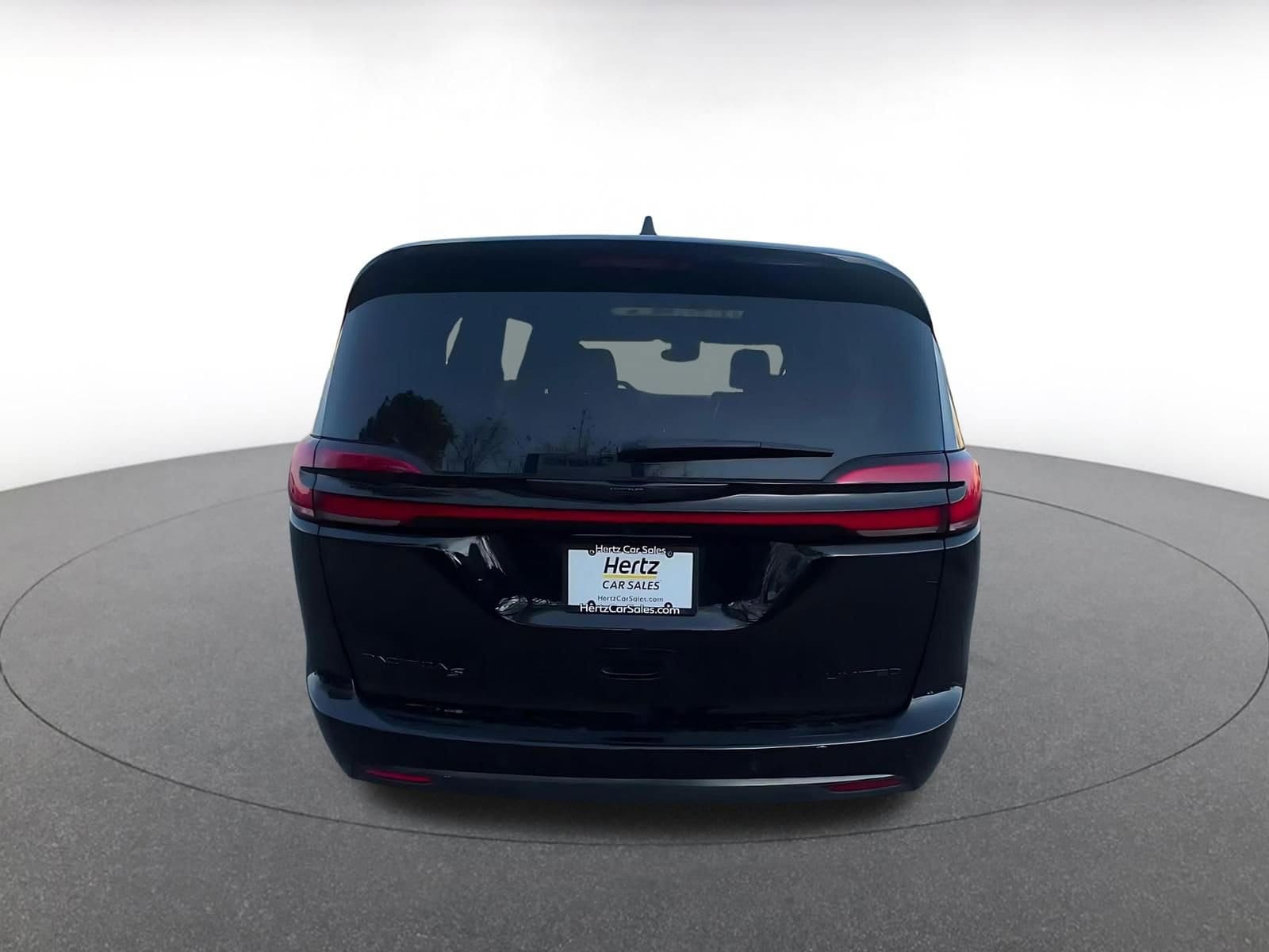 Thumbnail: 2025 Chrysler Pacifica - 12