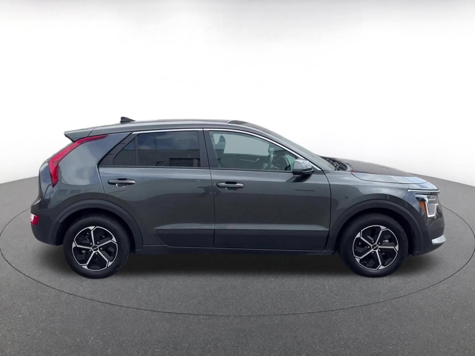 Thumbnail: 2026 Kia Niro - 16