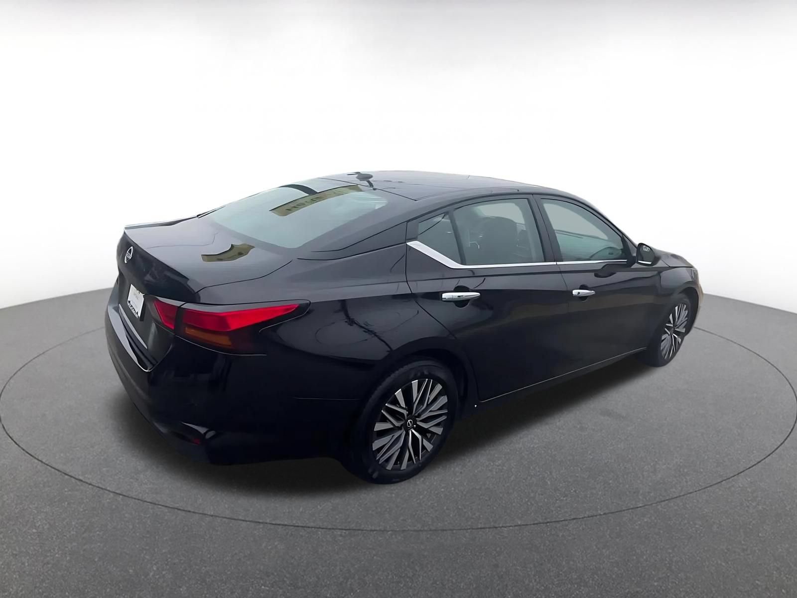 Thumbnail: 2025 Nissan Altima - 12
