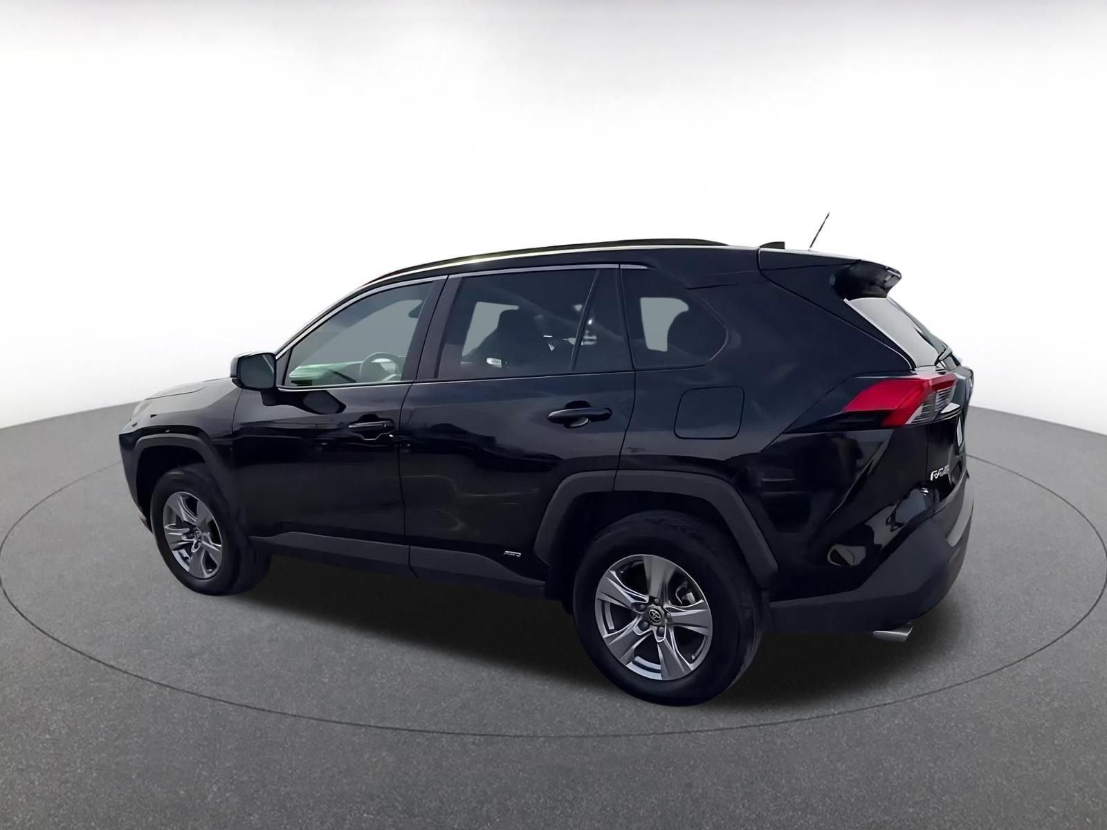 Thumbnail: 2025 Toyota RAV4 - 10