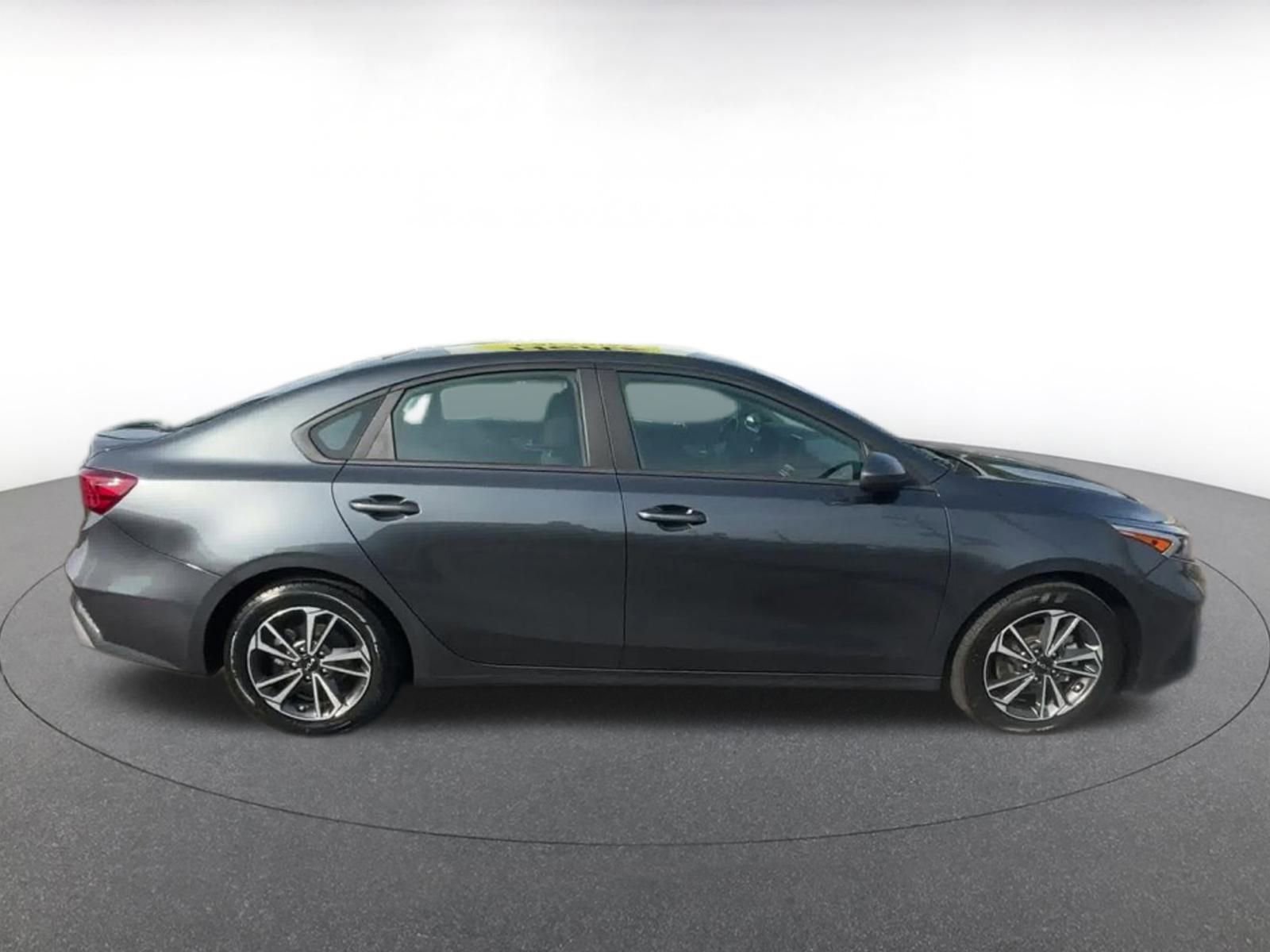 Thumbnail: 2023 Kia Forte - 15