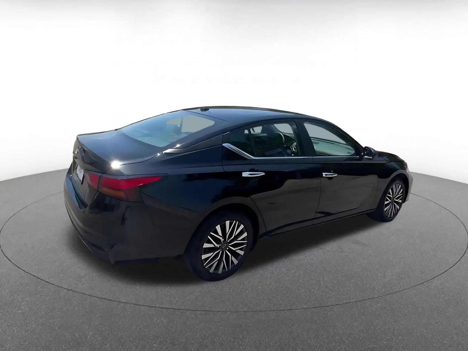 Thumbnail: 2025 Nissan Altima - 15