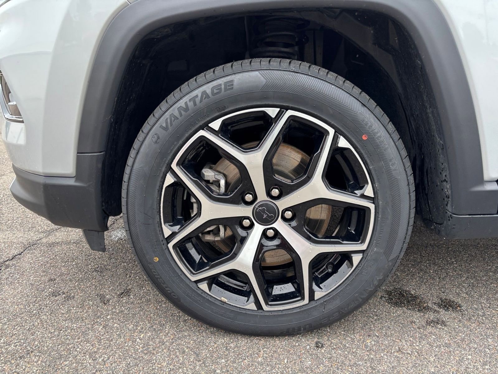 Thumbnail: 2025 Jeep Compass - 32