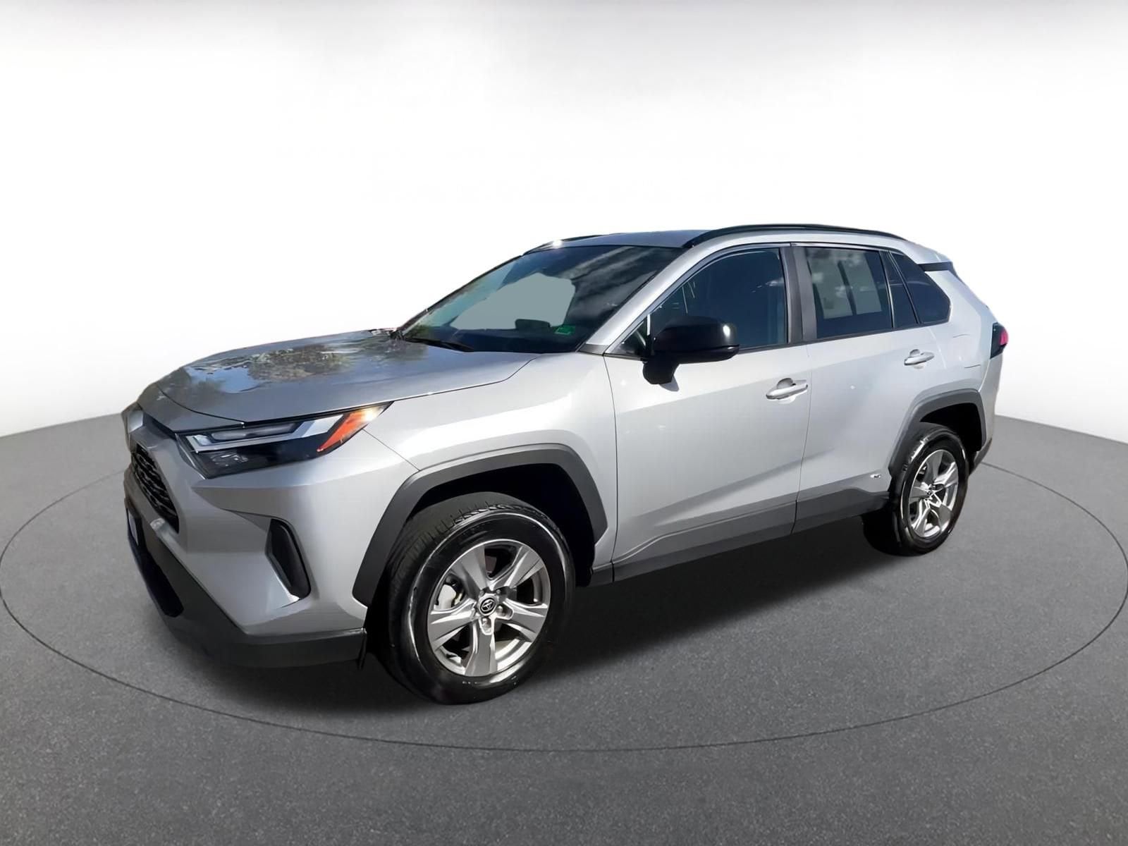 Thumbnail: 2025 Toyota RAV4 - 8