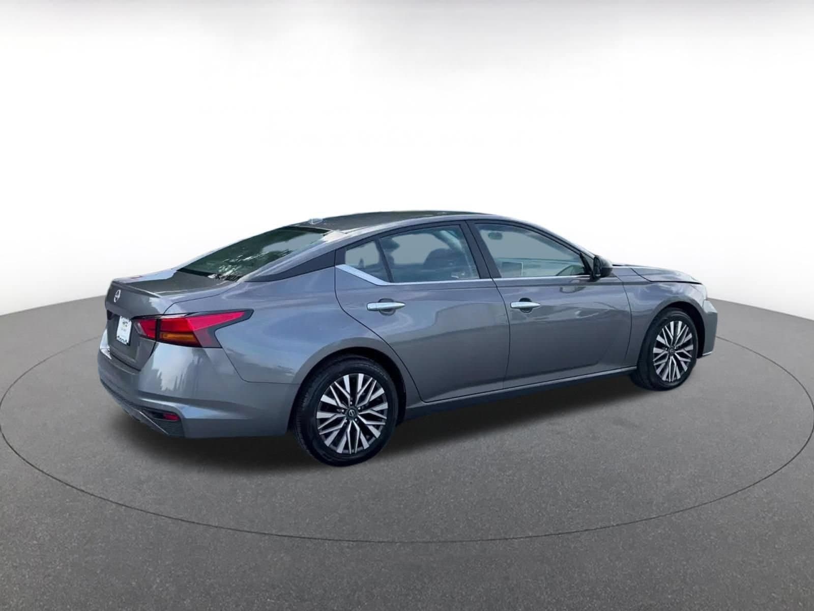 Thumbnail: 2025 Nissan Altima - 14