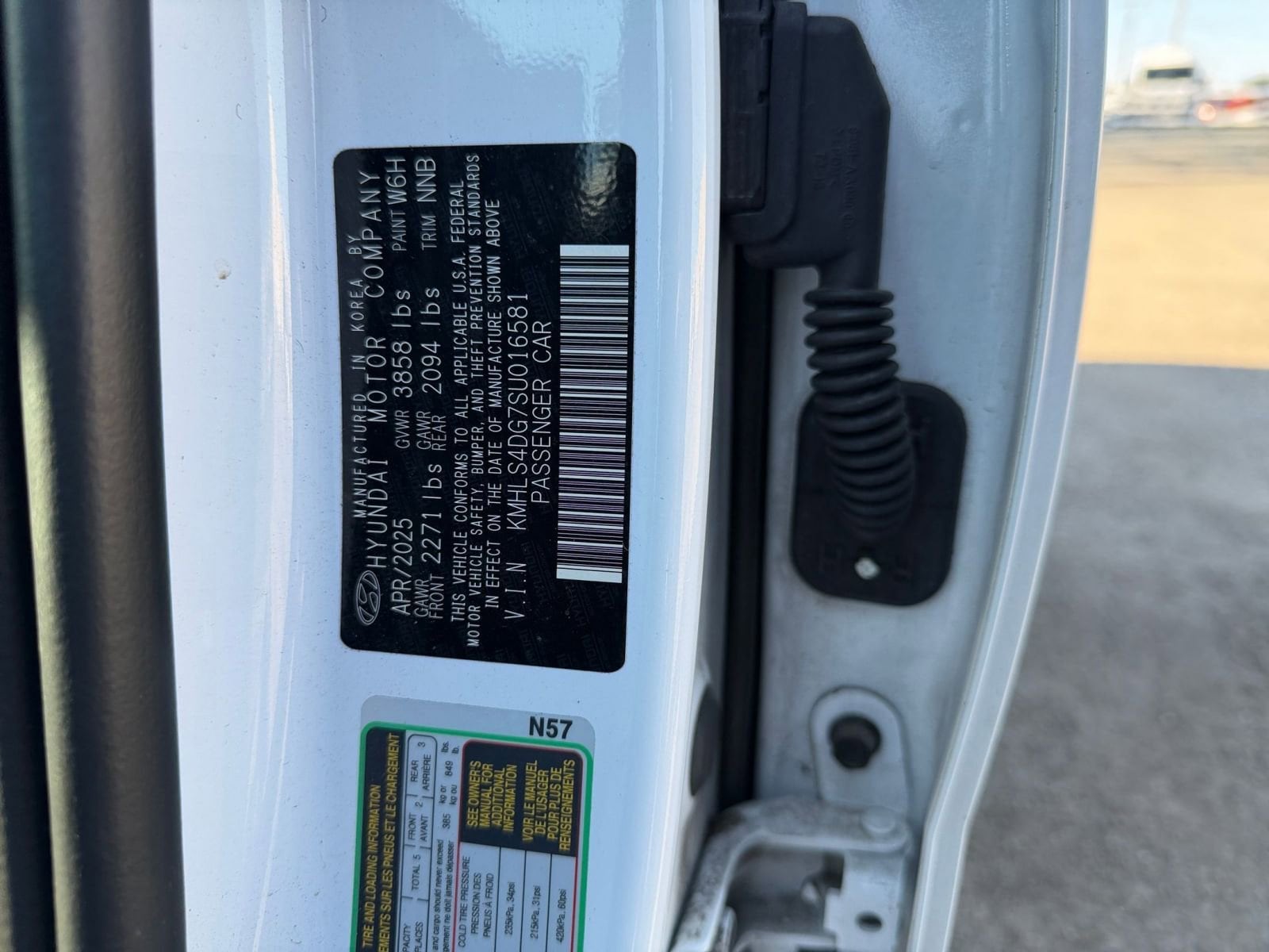 Thumbnail: 2025 Hyundai Elantra - 32