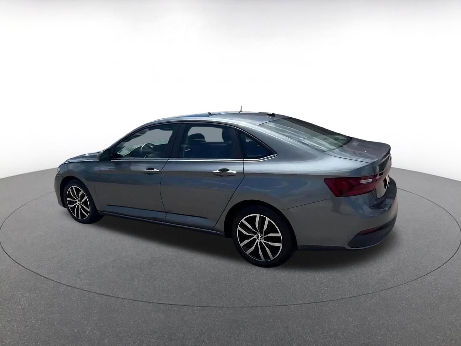Thumbnail: 2025 Volkswagen Jetta - 10