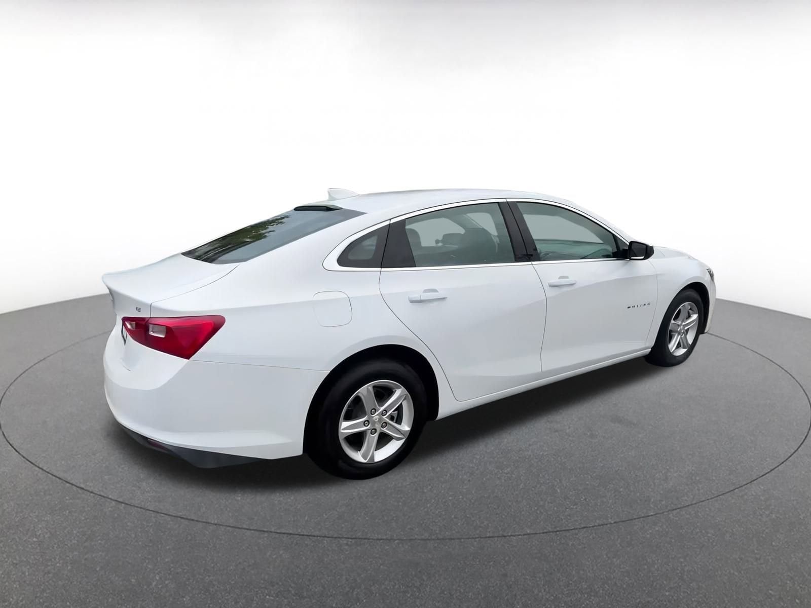 Thumbnail: 2024 Chevrolet Malibu - 14