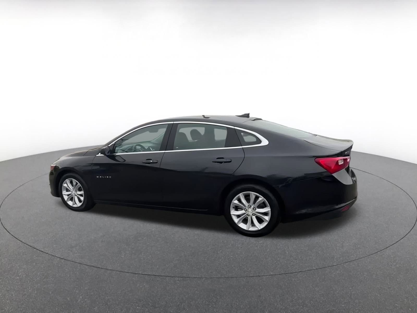 Thumbnail: 2023 Chevrolet Malibu - 10