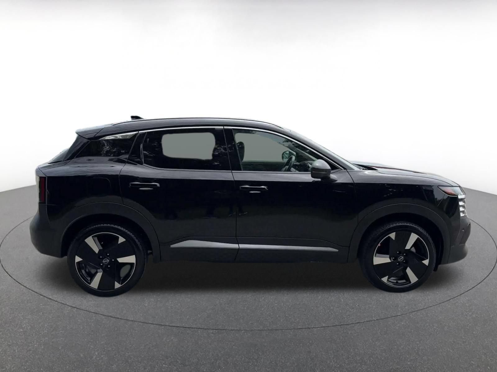 Thumbnail: 2026 Nissan Kicks - 16