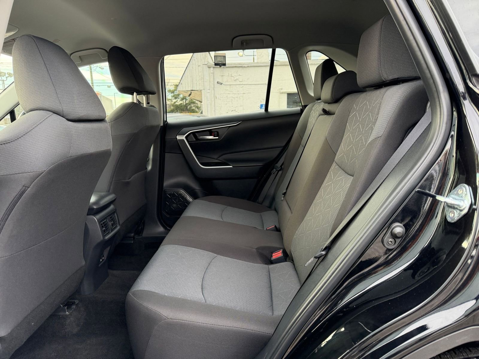 Thumbnail: 2025 Toyota RAV4 - 25