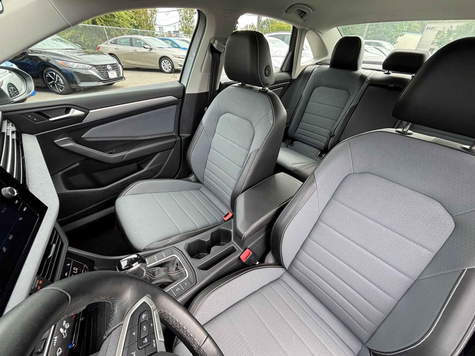 Thumbnail: 2025 Volkswagen Jetta - 35