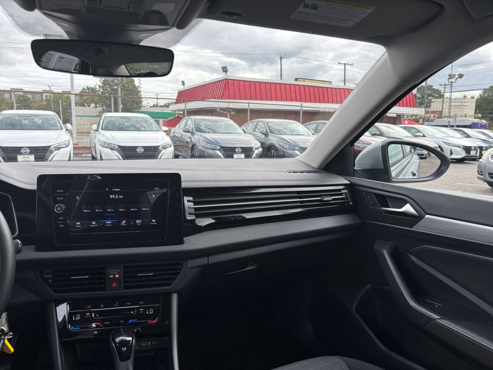 Thumbnail: 2025 Volkswagen Jetta - 33