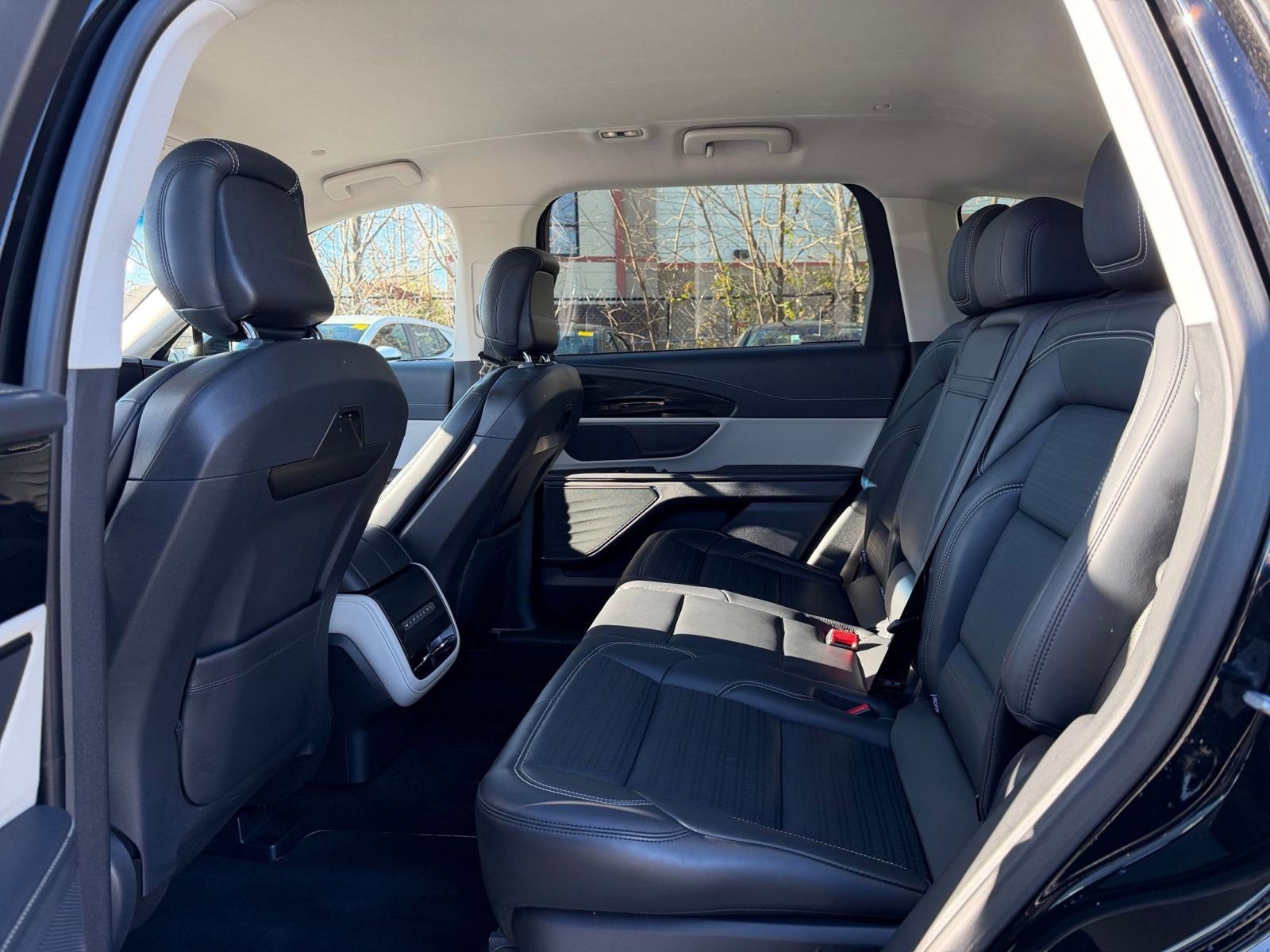 Thumbnail: 2024 Lincoln Nautilus - 27